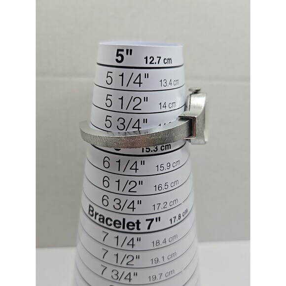 Vintage Timex Womens Textured Aluminum Manual Wind Silver Watch Cuff Unique main image 9